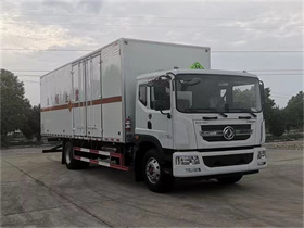 東風(fēng)多利卡D9爆破器材運(yùn)輸車(chē)